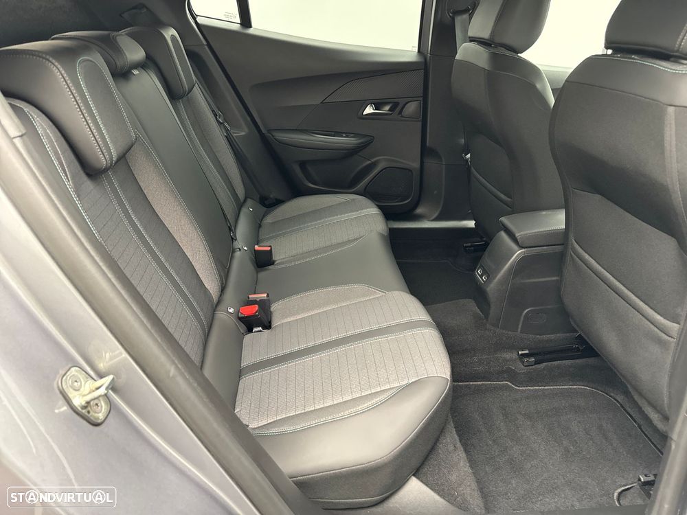 Peugeot 2008 PureTech 130 Active Pack - 12