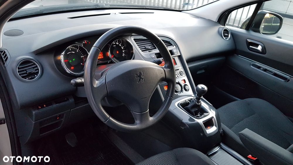 Peugeot 5008 HDI 115 Allure - 34