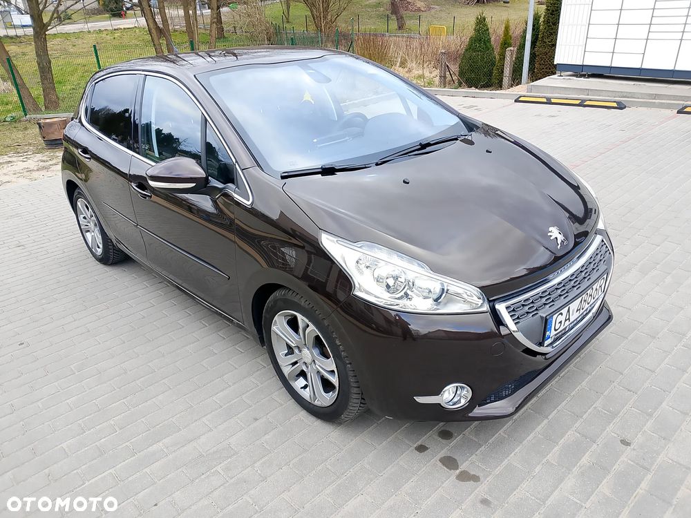Peugeot 208 - 11
