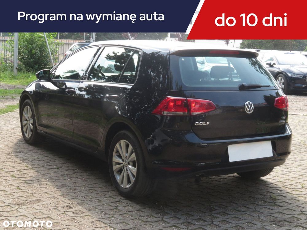 Volkswagen Golf - 6