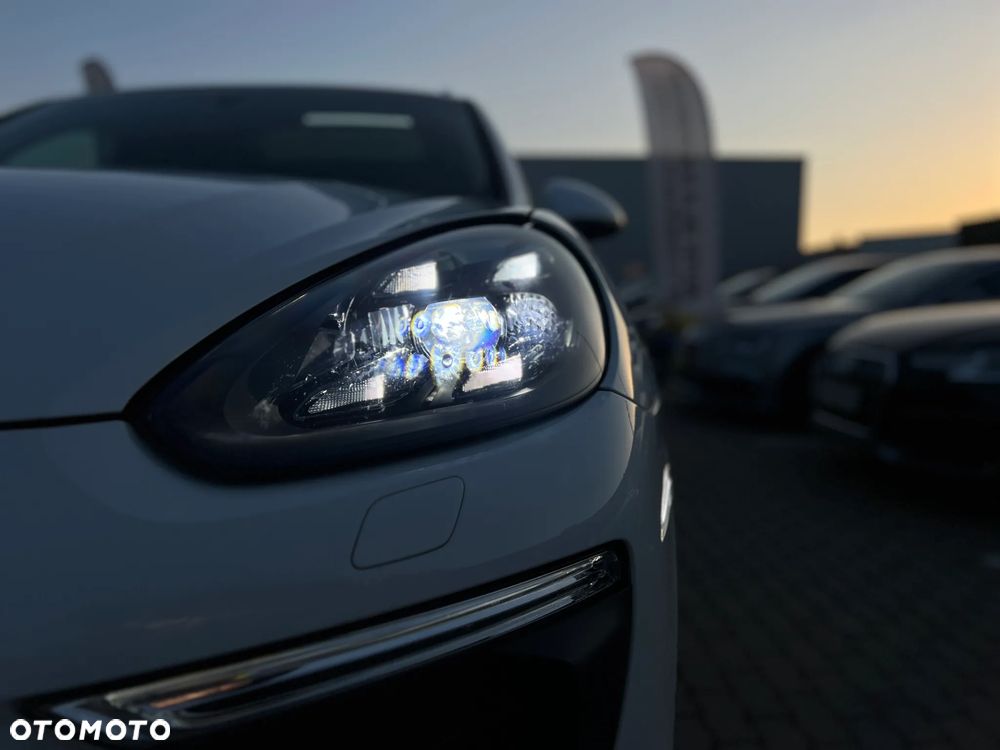 Porsche Cayenne - 12