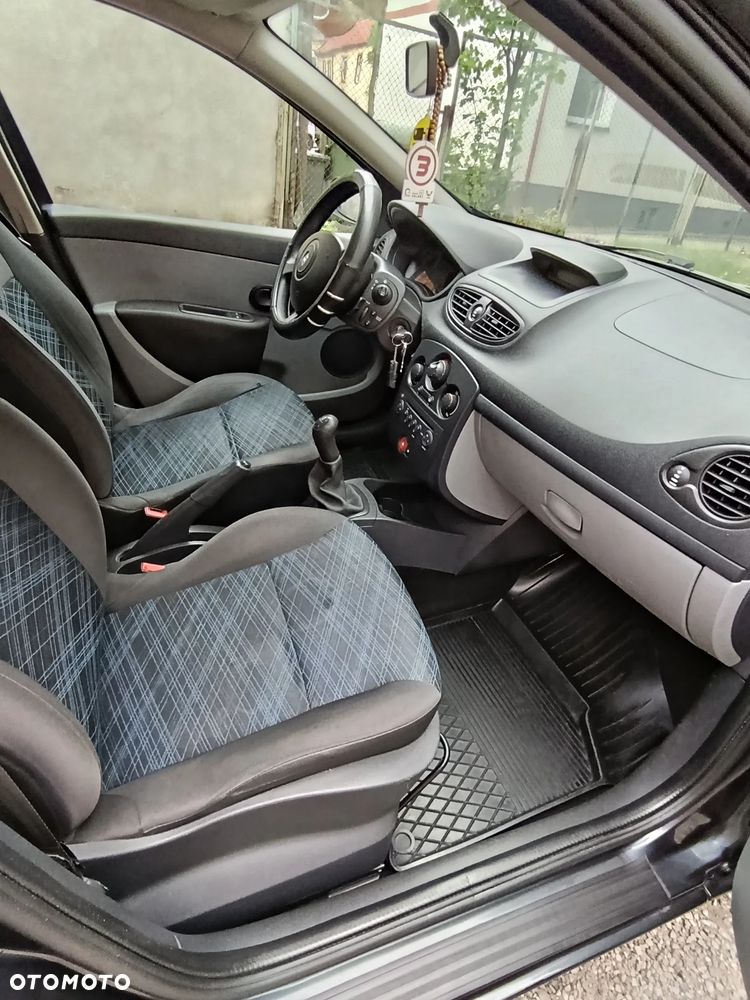 Renault Clio 1.2 16V Authentique - 24