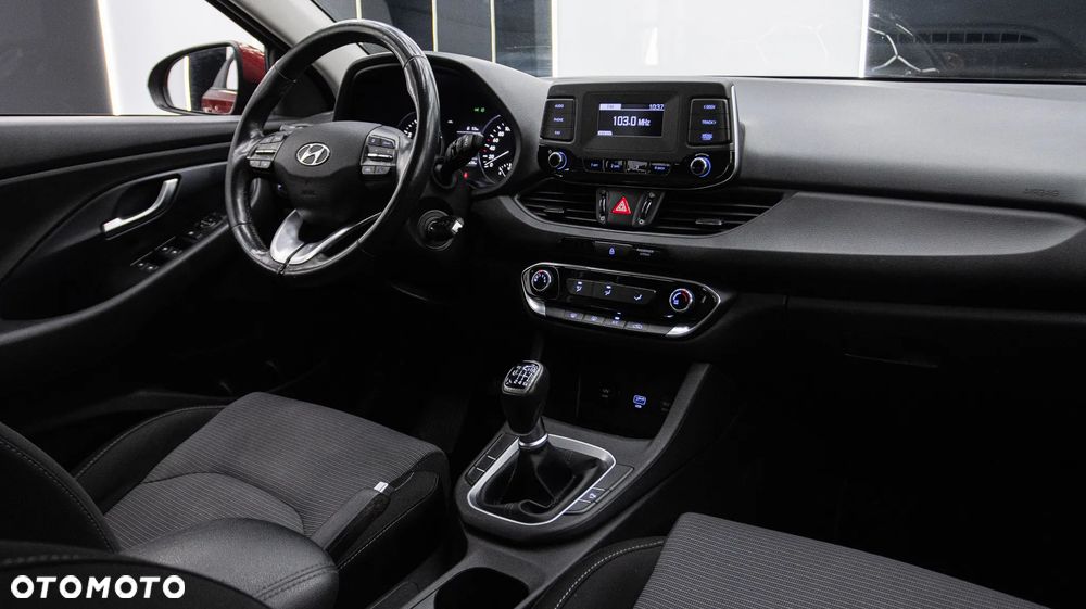 Hyundai i30 1.5 DPI Classic + - 11