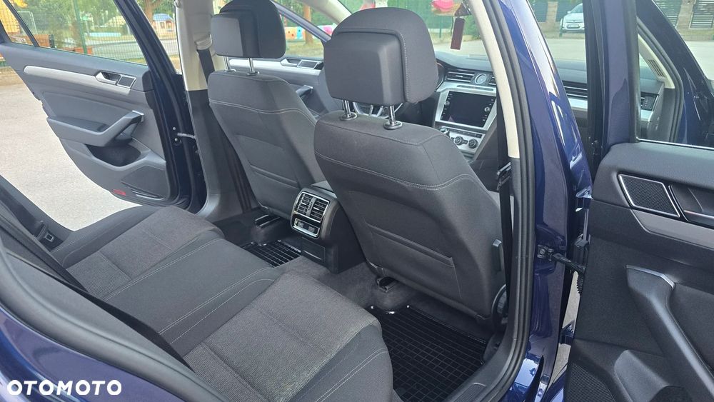 Volkswagen Passat ver-2-0-tdi-scr-comfortline - 19