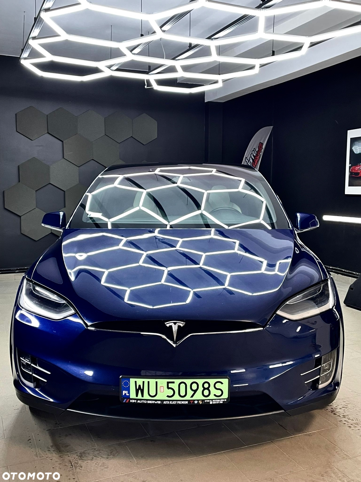 Tesla Model X - 3