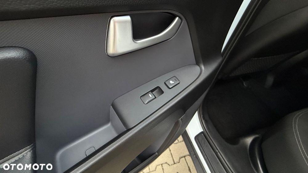 Kia Sportage 2.0 CVVT 2WD Automatik Spirit - 13