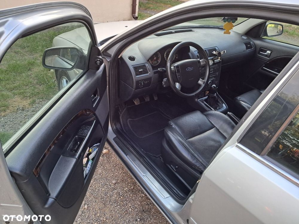 Ford Mondeo 2.0 TDCI Ghia - 10