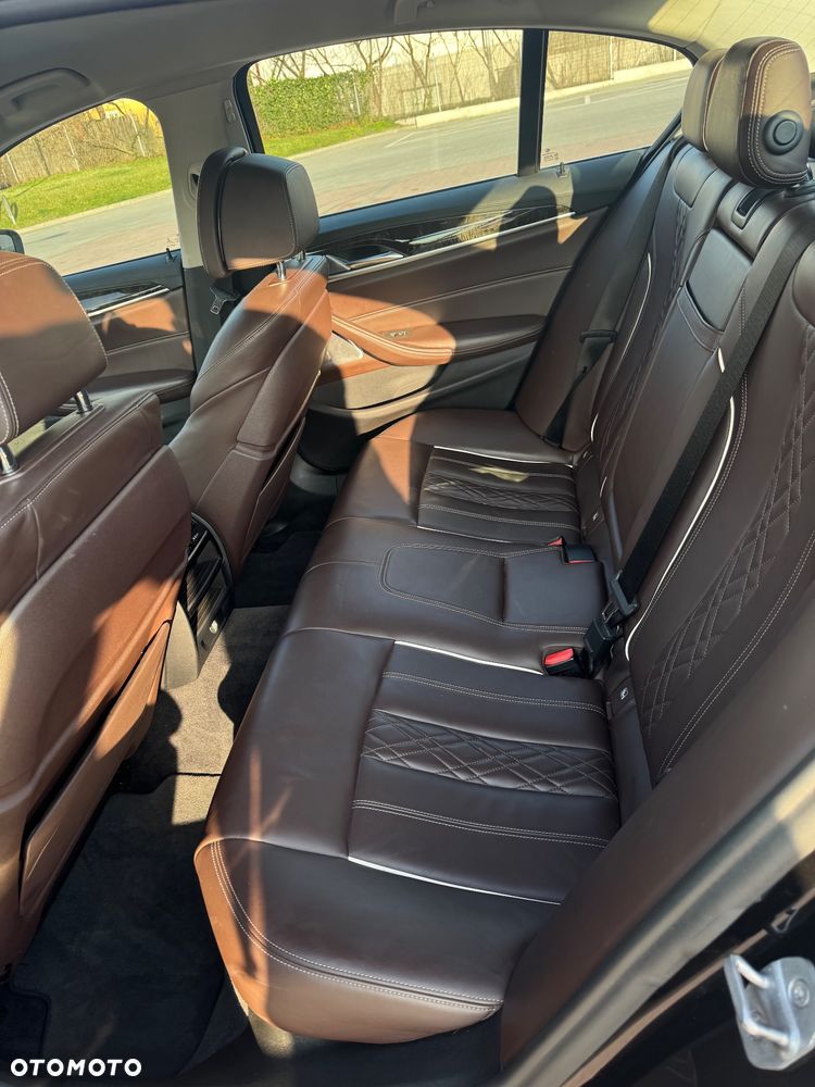 BMW Seria 5 520d xDrive - 12