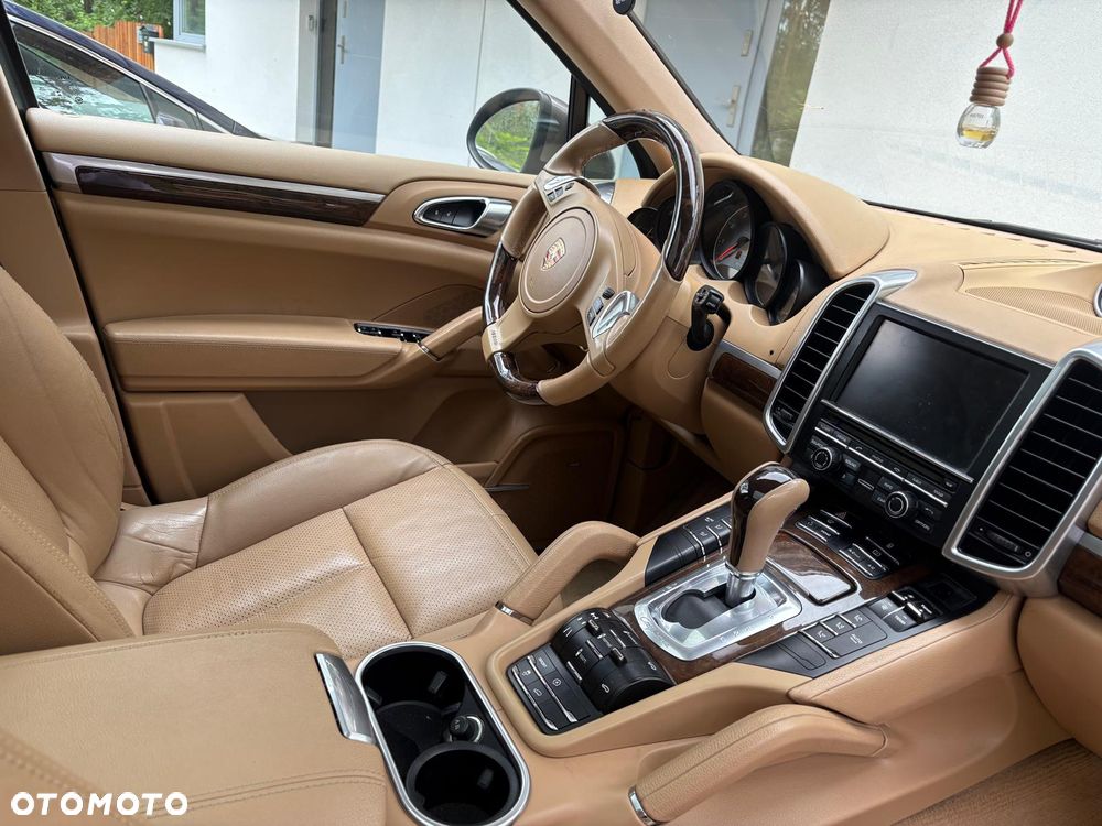 Porsche Cayenne - 10