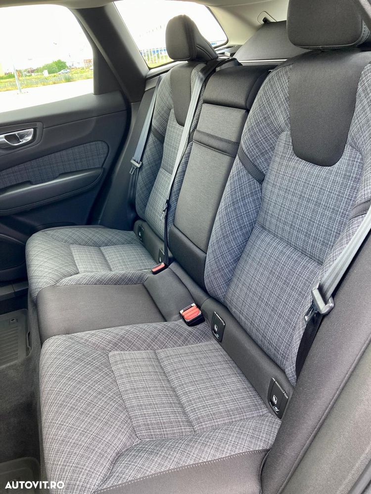Volvo XC 60 B5 B AWD Core - 18