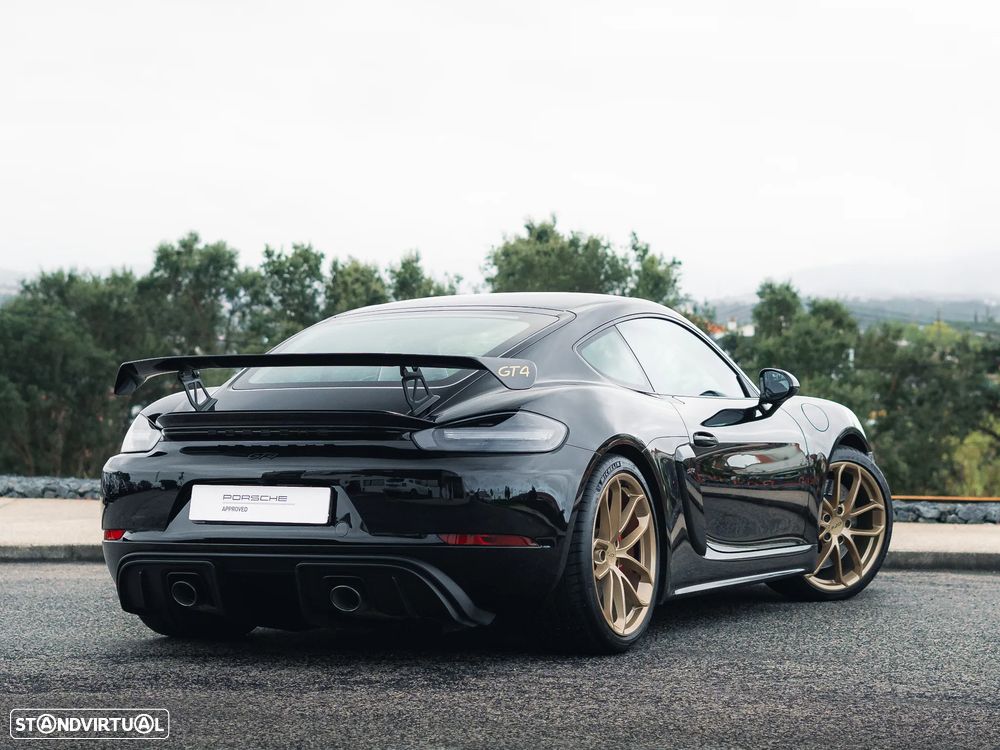 Porsche 718 Cayman GT4 - 7