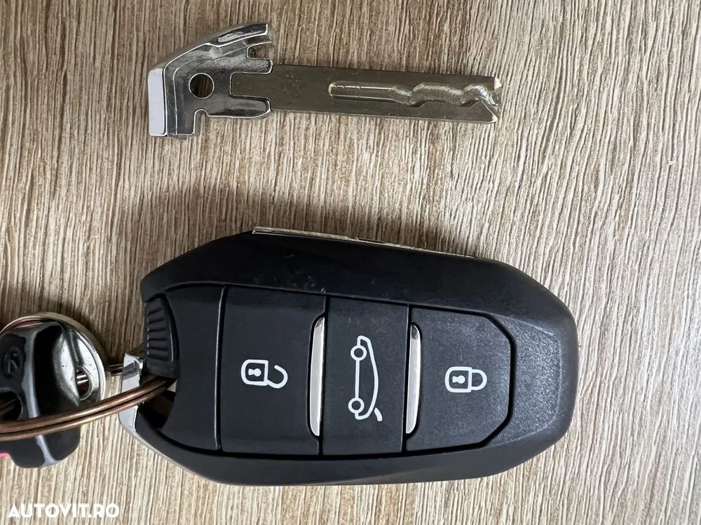 Peugeot 5008 1.2 Puretech Turbo s&s Allure - 19
