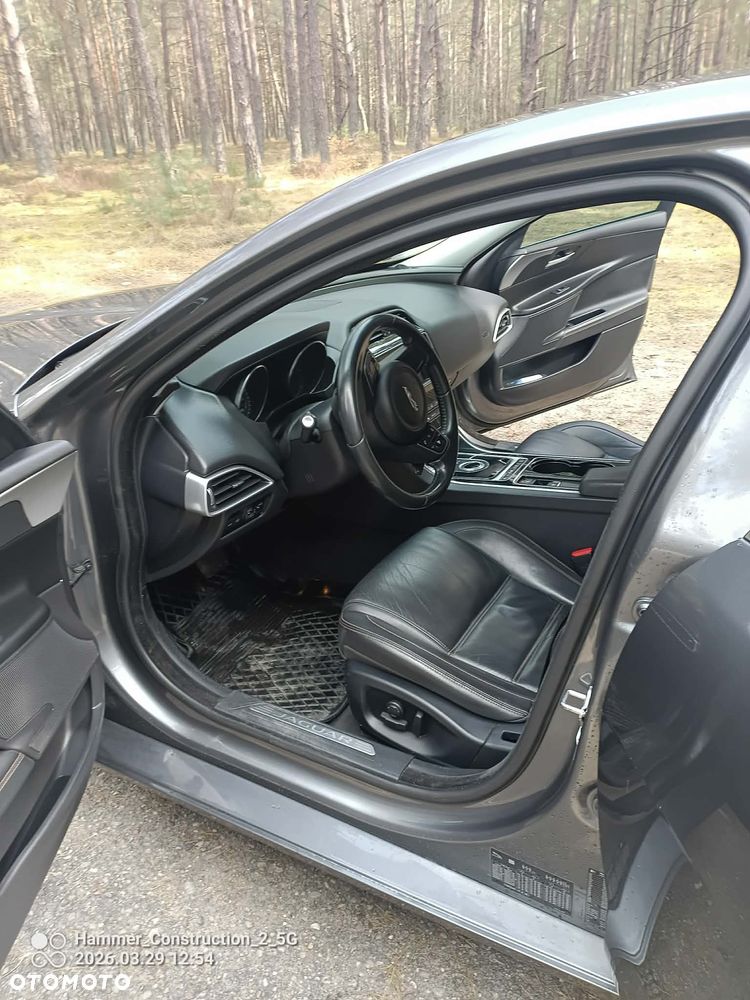 Jaguar XE E-Performance Prestige - 10