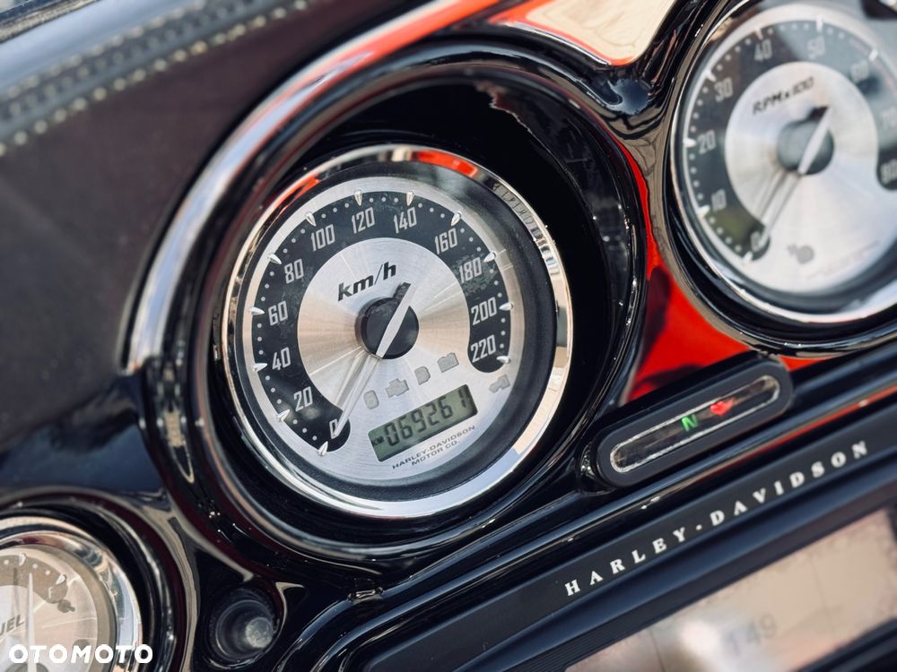 Harley-Davidson Touring Electra Glide - 17