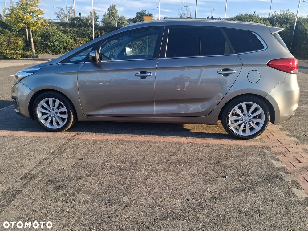 Kia Carens 1.7 CRDi M 7os - 6