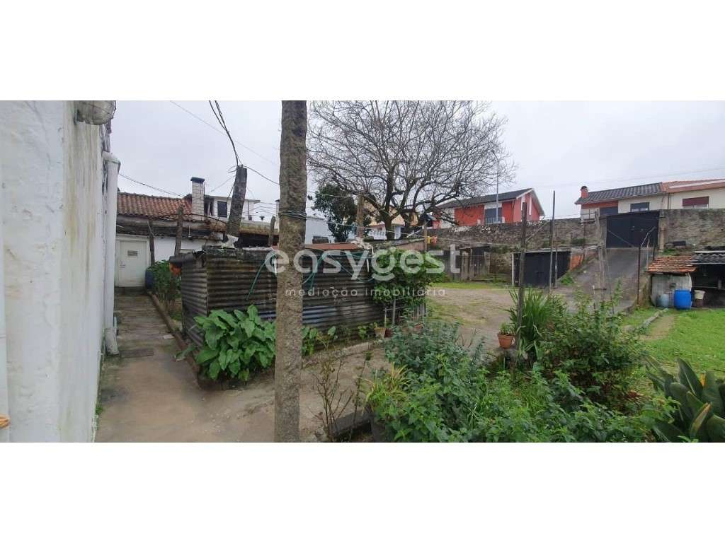 Moradia T6 com terreno de 1713m2, capacidade de construção loteamento - Grande imagem: 4/24