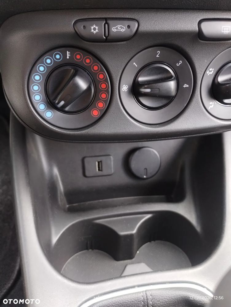 Opel Corsa 1.4 Color Edition - 28