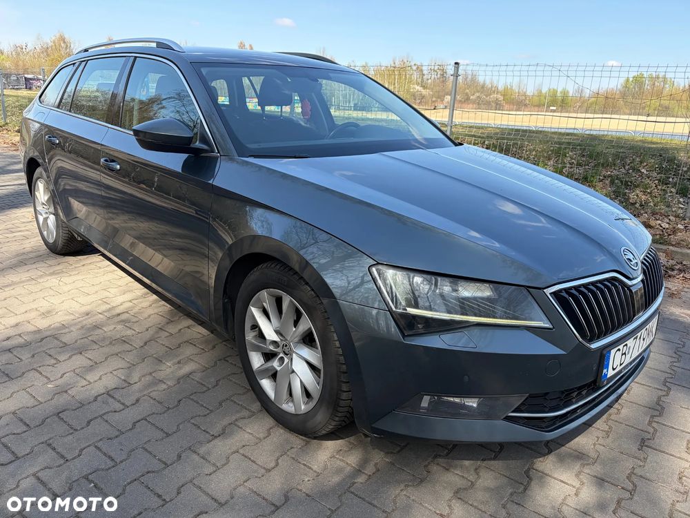 Skoda Superb 2.0 TDI Ambition DSG - 2