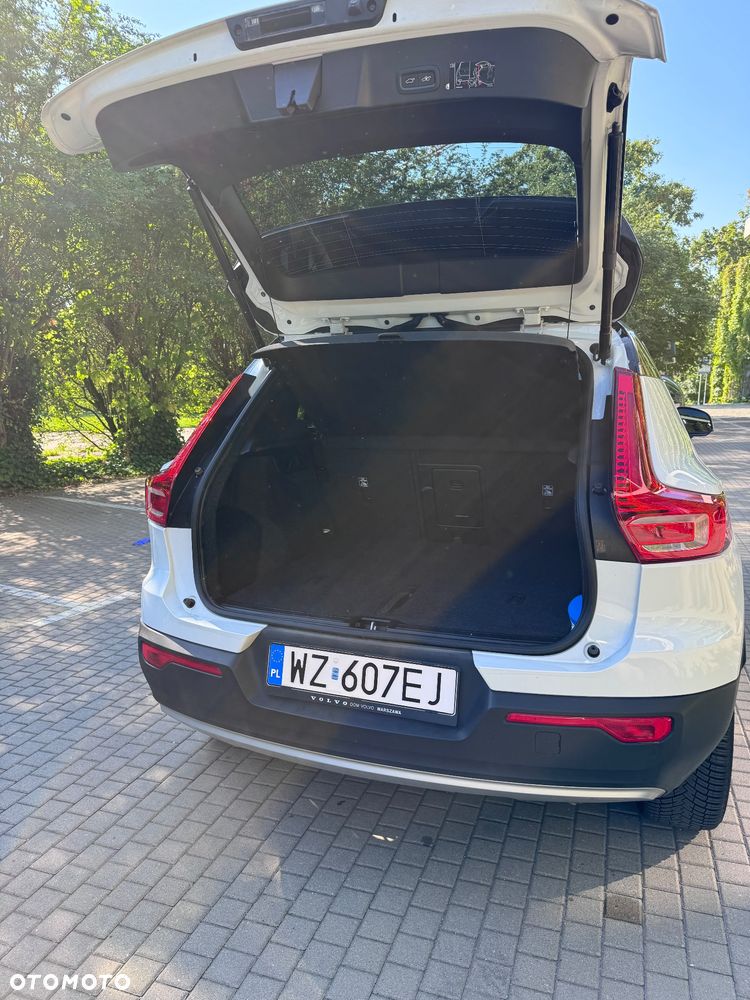 Volvo XC 40 D4 AWD Momentum Pro - 4