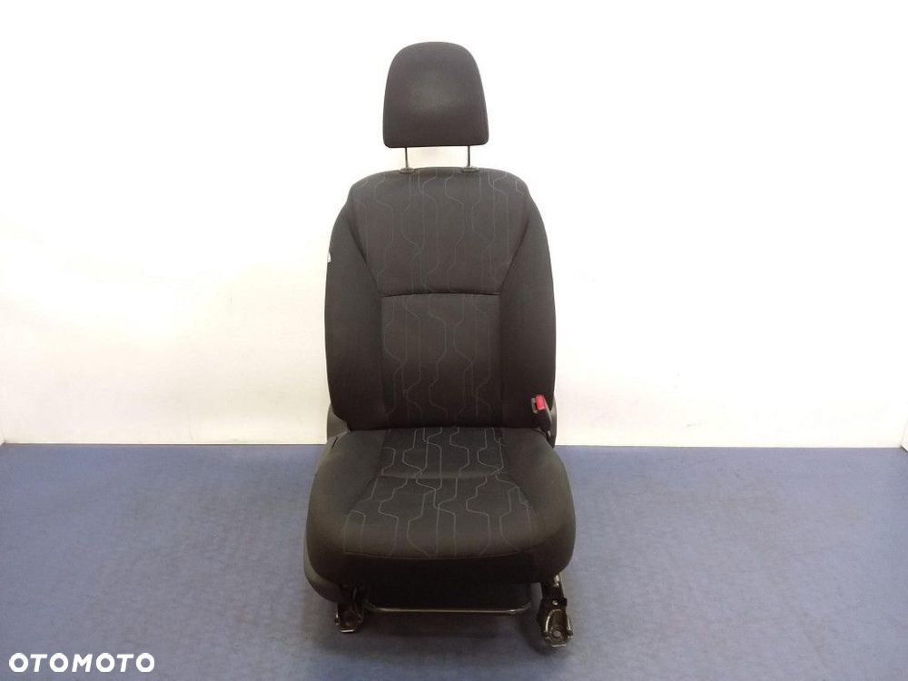 TOYOTA AURIS I LIFT FOTEL PASAŻERA PRAWY PRZÓD - 1
