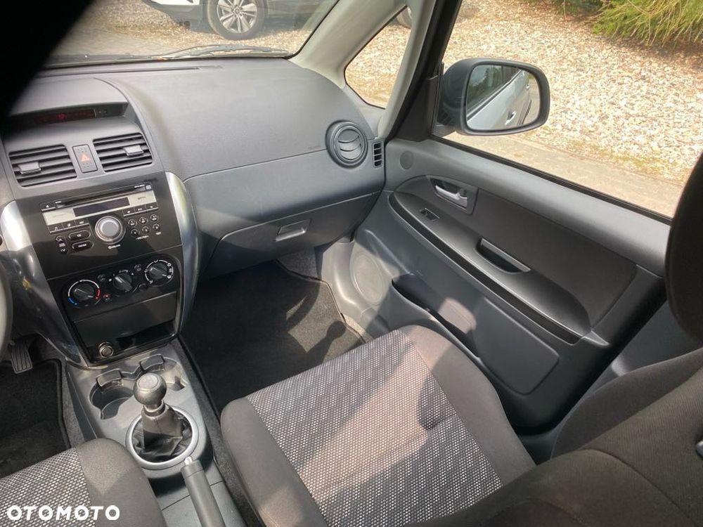 Suzuki SX4 1.6 GS / Premium - 7