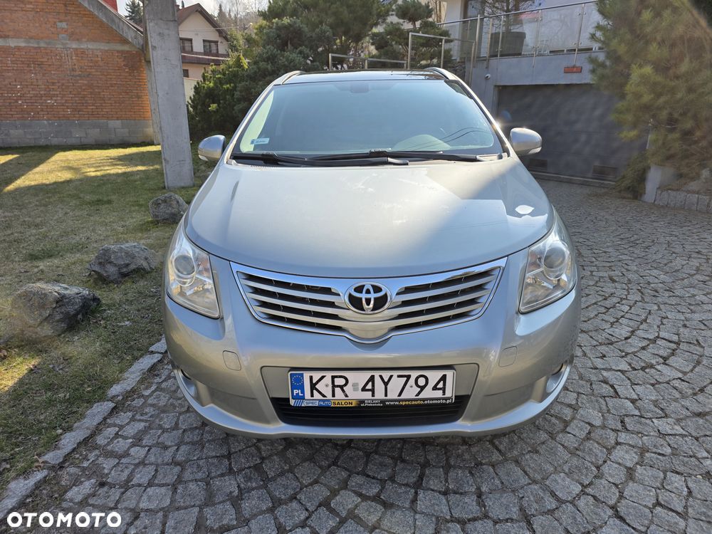 Toyota Avensis 2.0 D-4D Sol Premium - 2