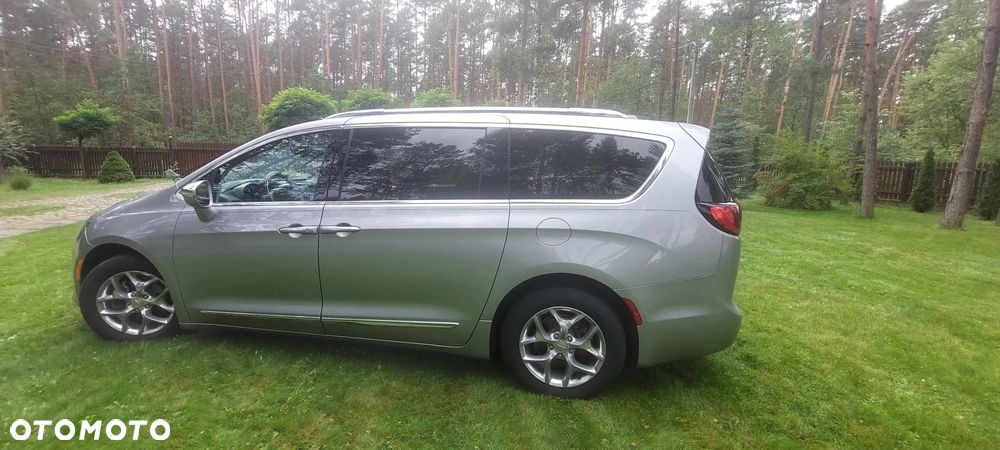 Chrysler Pacifica - 24
