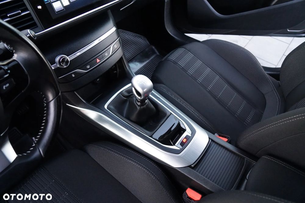 Peugeot 308 BlueHDi FAP 120 Stop&Start Allure - 37