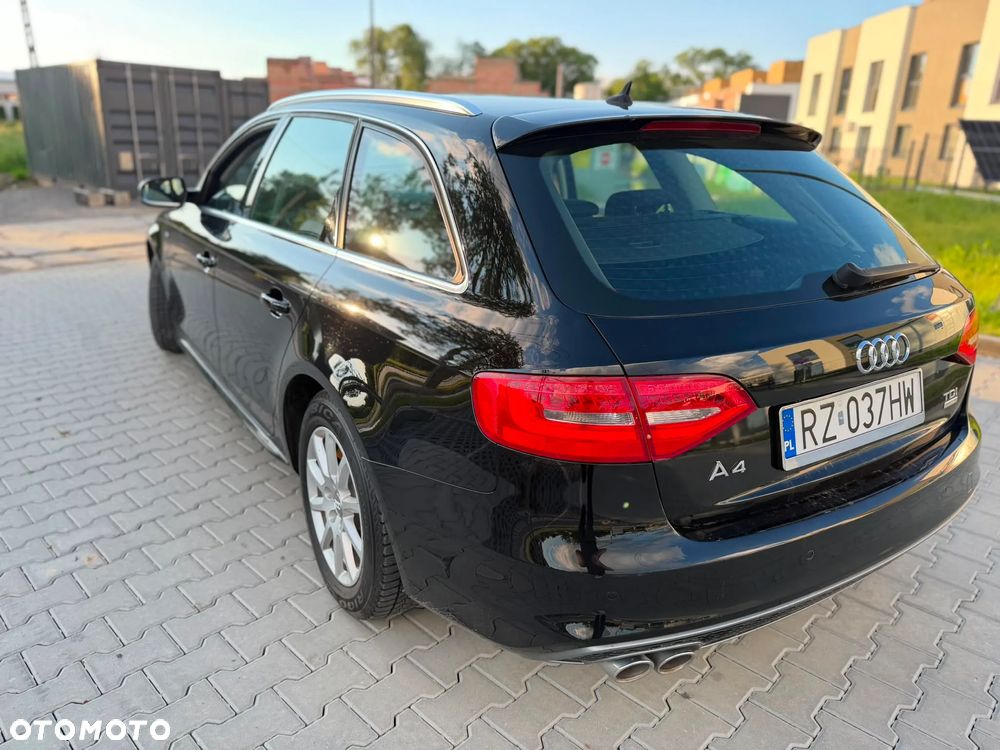 Audi A4 Limousine - 5