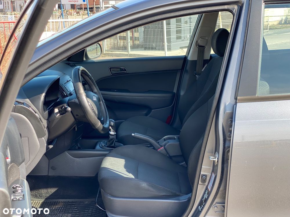 Hyundai i30 1.6 CRDi Base - 12