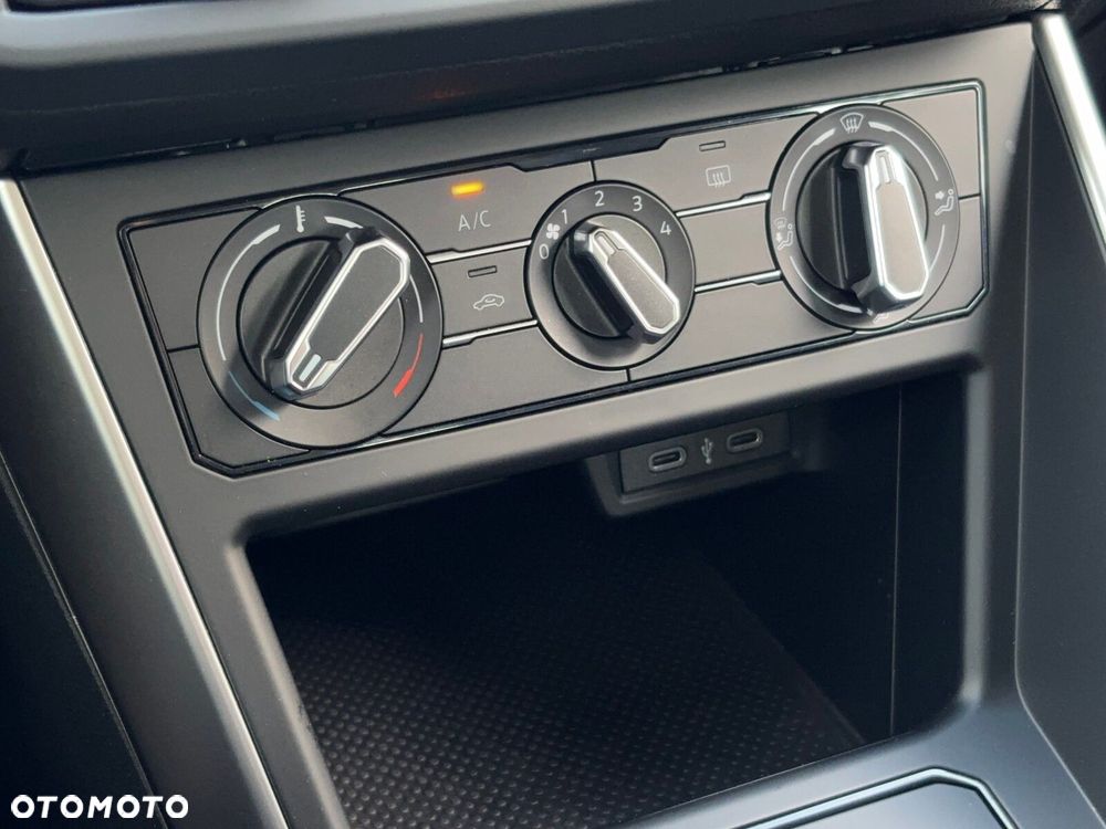 Volkswagen Taigo - 22