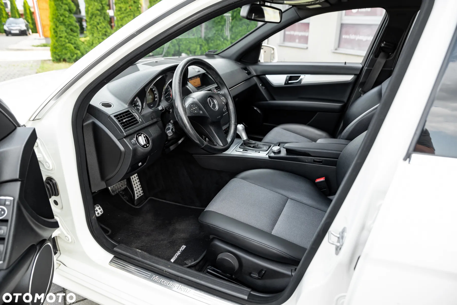 Mercedes-Benz Klasa C 180 T Kompressor Automatik Avantgarde - 13