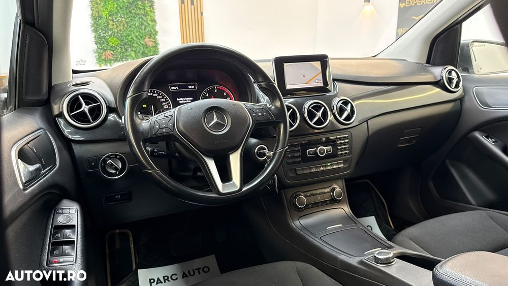 Mercedes-Benz B 180 - 24
