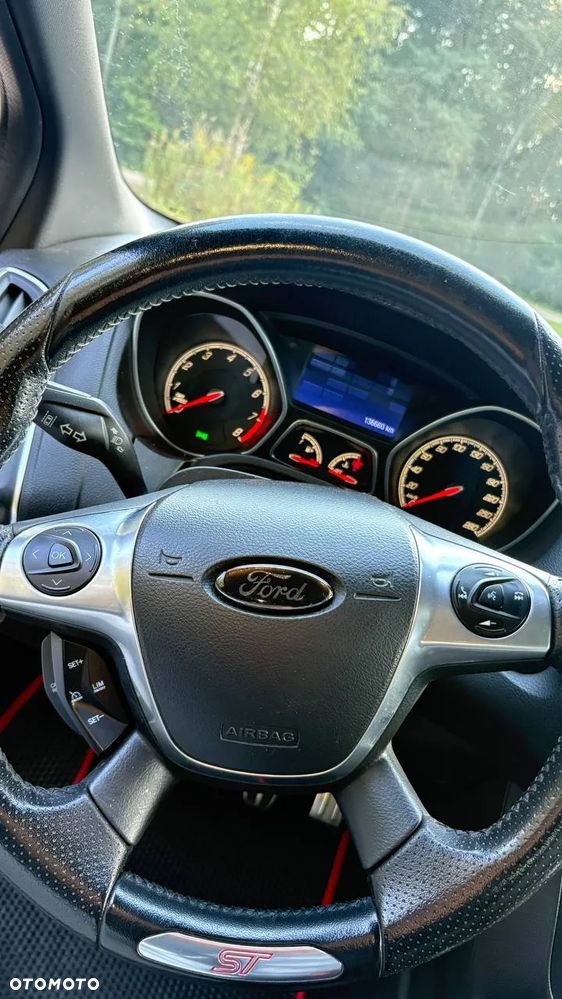 Ford Focus ST - 15
