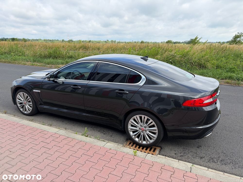 Jaguar XF 3.0 T AWD Luxury - 6