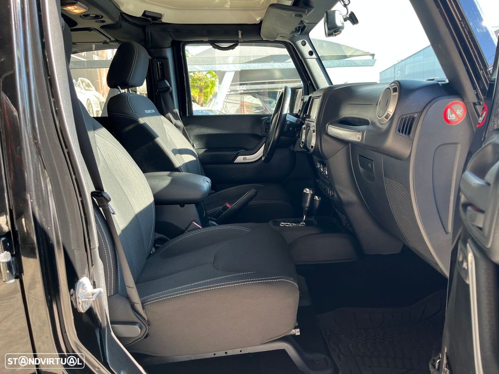 Jeep Wrangler Unlimited 2.8 CRD ATX Rubicon - 53