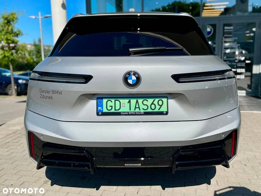 BMW iX - 7