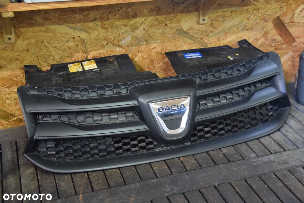 Dacia Sandero II Logan II 12- Grill atrapa chłodnicy logo znaczek ORYGINAŁ 623107634R - 3