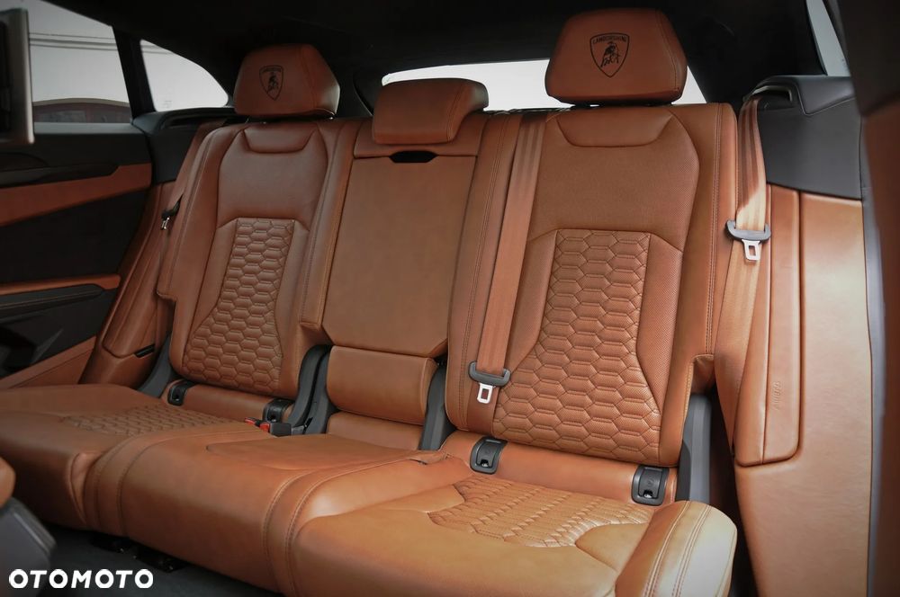 Lamborghini Urus Standard - 36