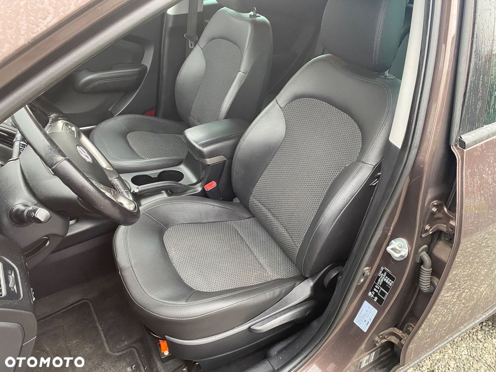 Hyundai ix35 2.0 Premium 2WD - 24