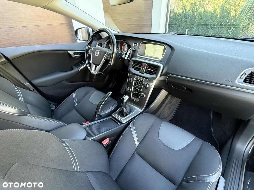 Volvo V40 D2 Momentum - 22