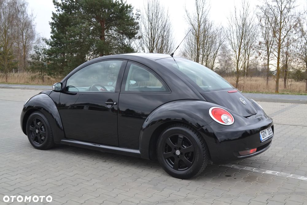 Volkswagen New Beetle - 2