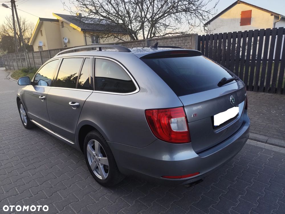 Skoda Superb 2.0 TDI DSG Elegance - 1