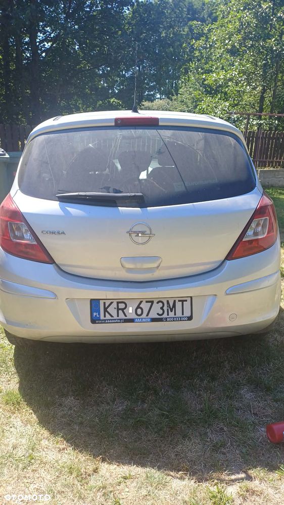 Opel Corsa 1.4 16V Cosmo - 8