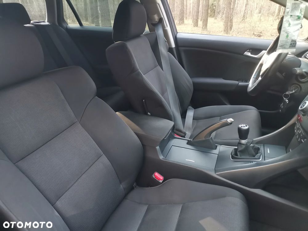 Honda Accord 2.0 Executive Nav - 8