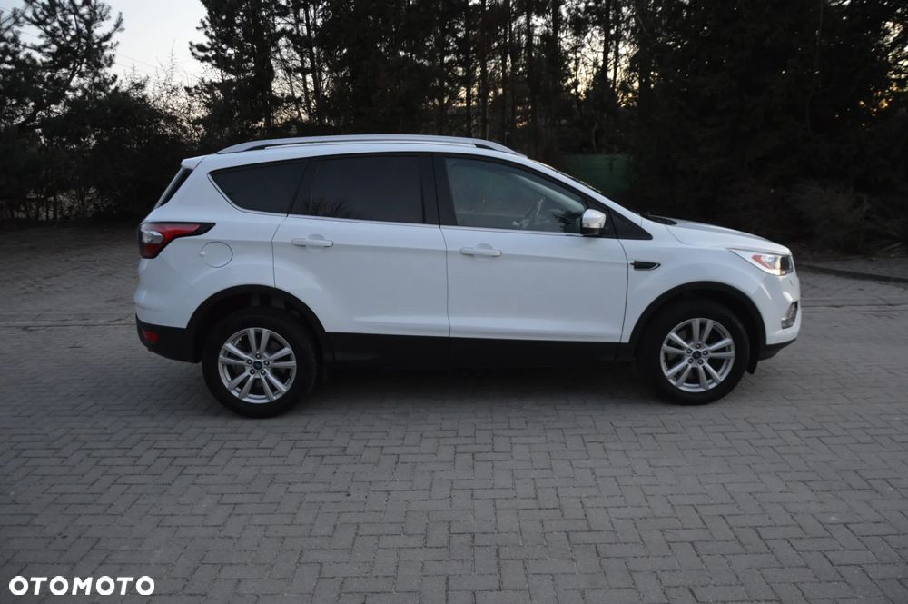Ford Kuga 2.0 TDCi 2x4 Titanium - 9