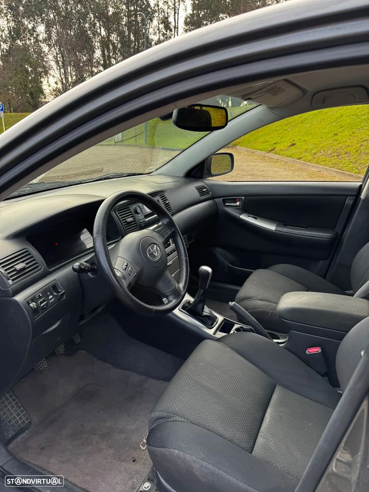Toyota Corolla 1.4 D-4D Sol - 4