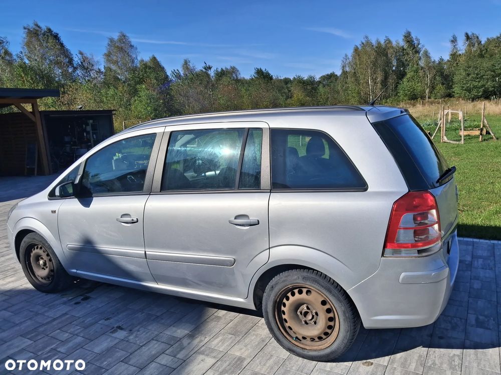 Opel Zafira - 8