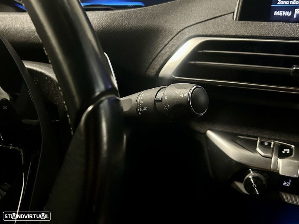 Peugeot 5008 1.2 PureTech Allure EAT8 - 18