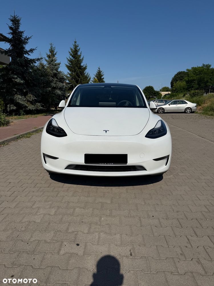 Tesla Model Y - 2
